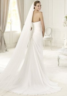 Свадебное платье Р52910. С прямой юбкой, длинное со шлейфом.